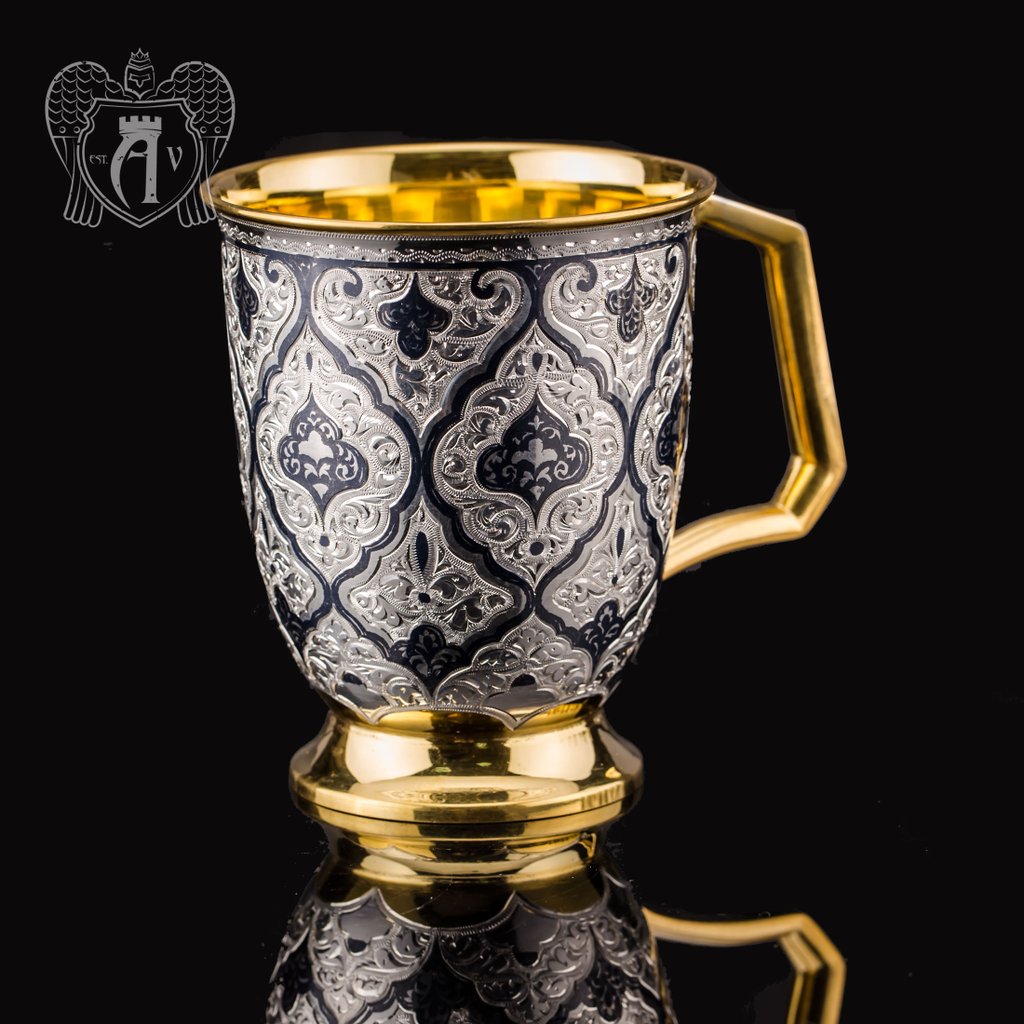Кружка из серебра «Парис» с золочением