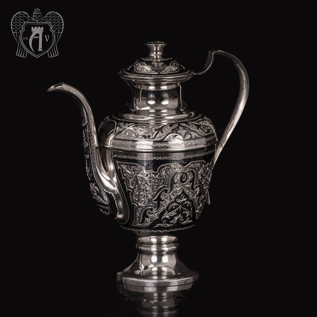 Кувшин для коньяка из серебра «Атлас»