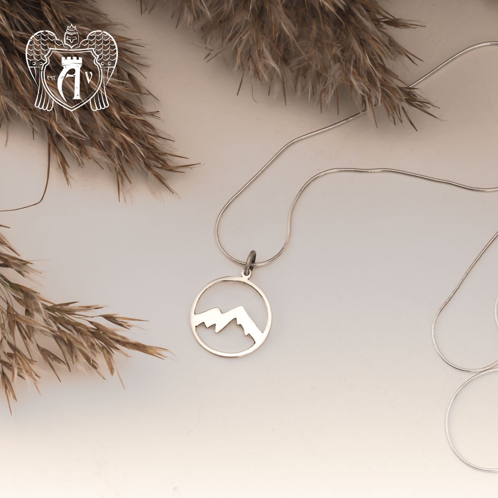 Подвеска с цепью  из серебра «Горы»