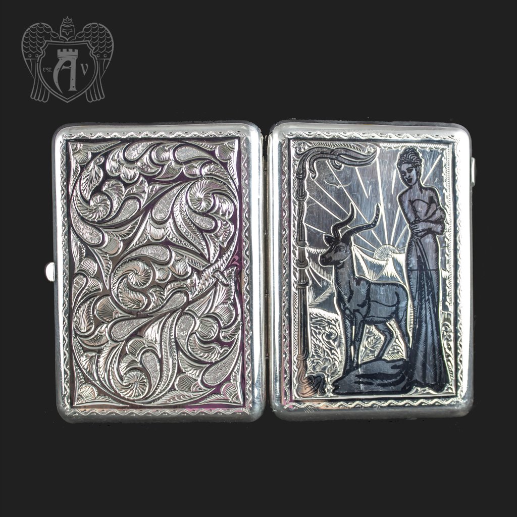 Серебряный портсигар «Ева»