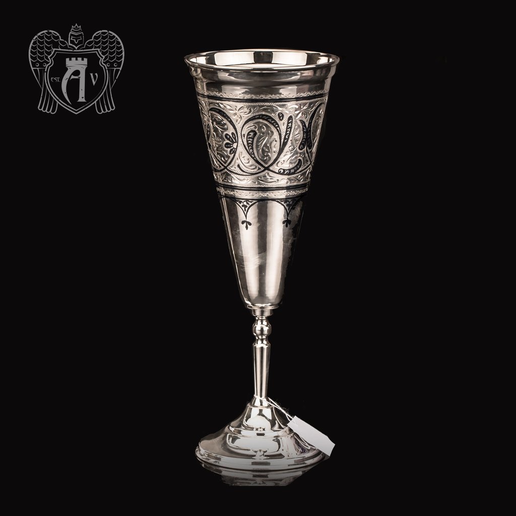 Большой бокал из серебра «Колосс»