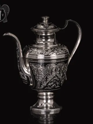 Кувшин для коньяка из серебра «Атлас»