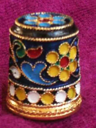 Наперсток из серебра с эмалью «Королевский»