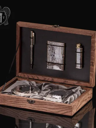 Подарочный набор из серебра «Магнат»