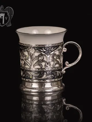 Подстаканник  из серебра  «Бернадетт» с фарфоровым стаканом