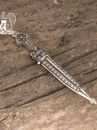 Подвеска с цепью  из серебра «Кинжалик»