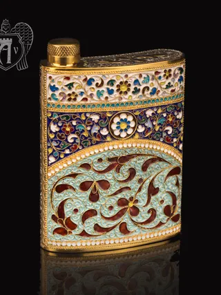 Серебряная фляжка  «Тор» с позолотой и эмалью
