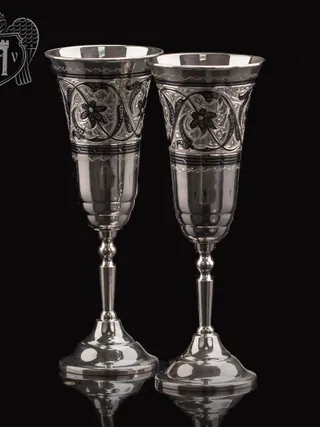 Серебряные бокалы на венчание с гравировкой для жениха и невесты «Свадебные» 2 шт