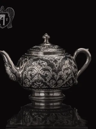 Серебряный чайник «Глория»