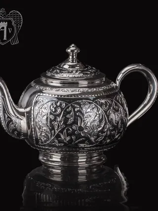 Серебряный чайник «Клио»