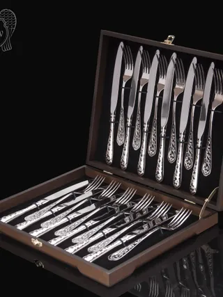 Серебряный набор из вилок и ножей на 12 персон «Виноградная лоза» 24 предмета