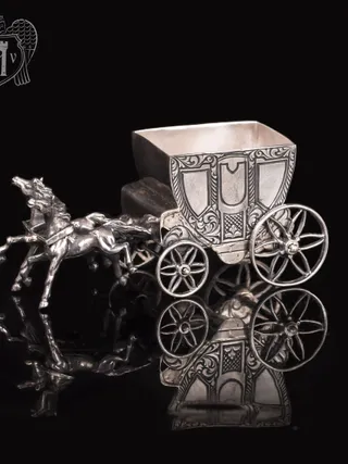 Солонка из серебра «Карета»