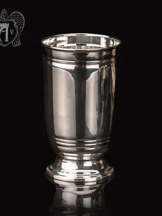 Стакан из чистого серебра 999 пробы «Свежесть»