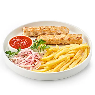 Люля куриные с картофелем фри и соусом