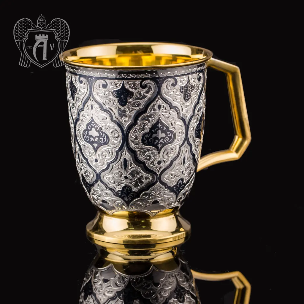 Кружка из серебра «Парис» с золочением