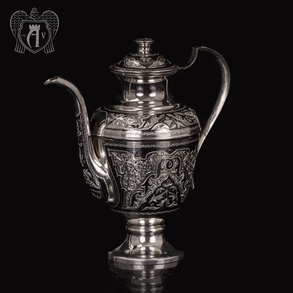 Кувшин для коньяка из серебра «Атлас»