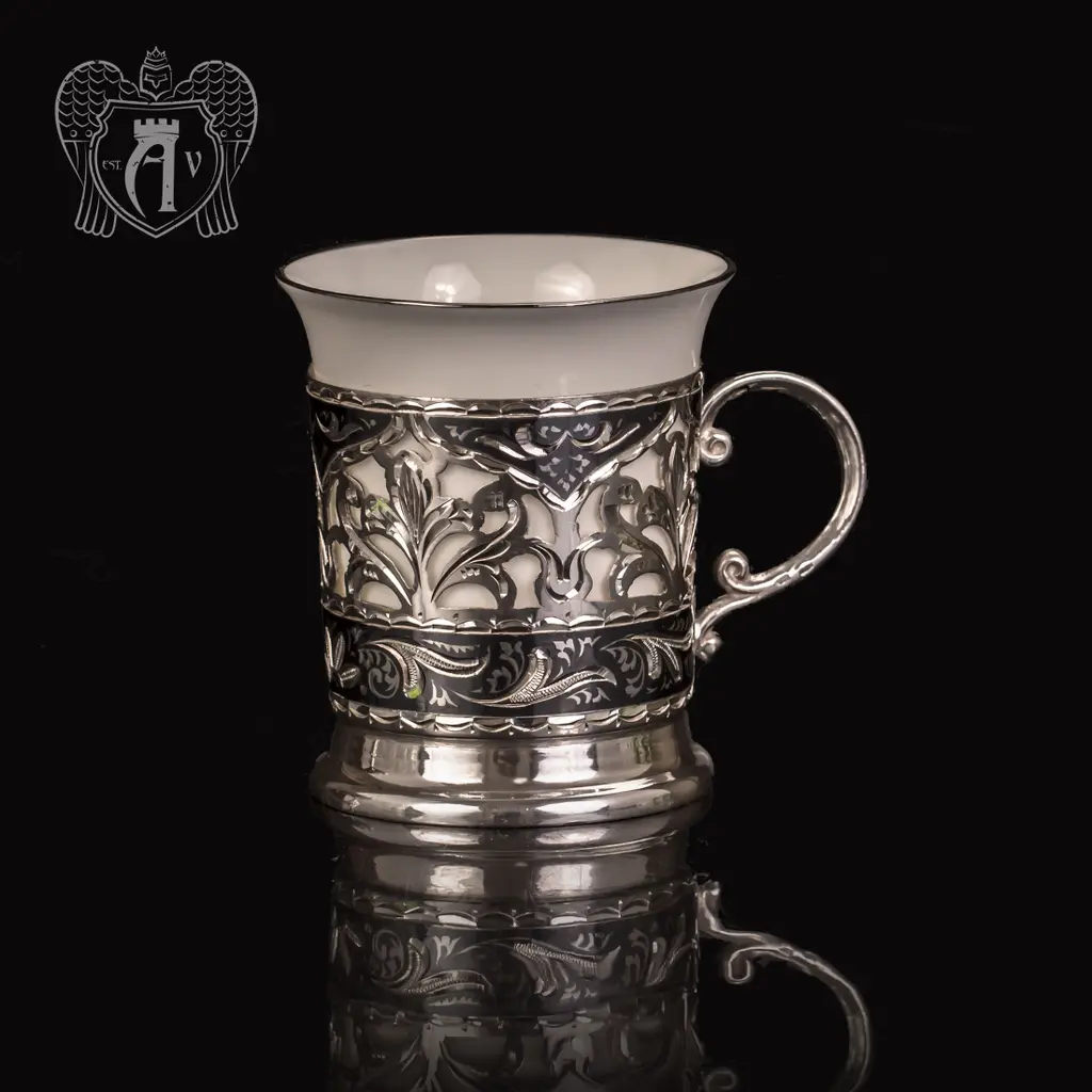 Подстаканник  из серебра  «Бернадетт» с фарфоровым стаканом