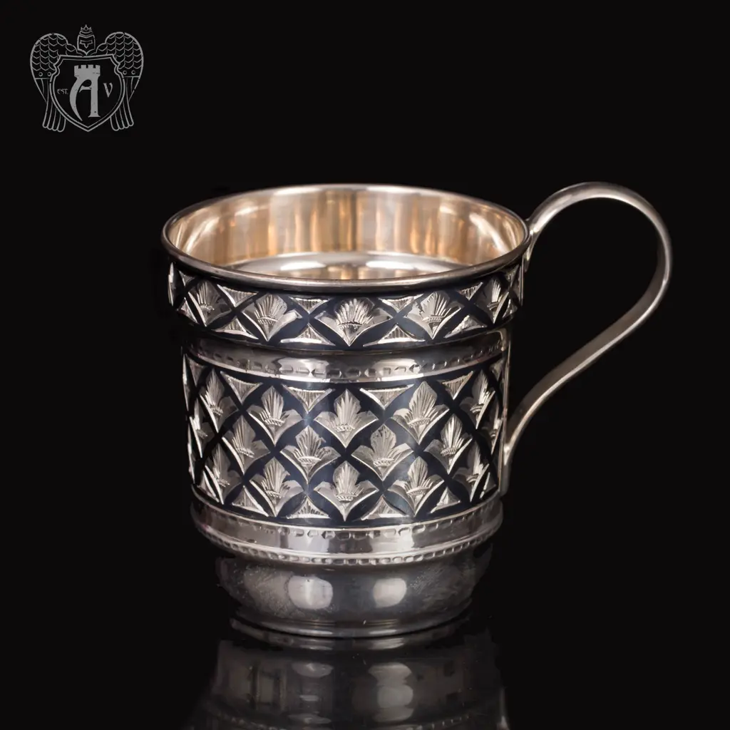 Серебряная кружка «Роял»