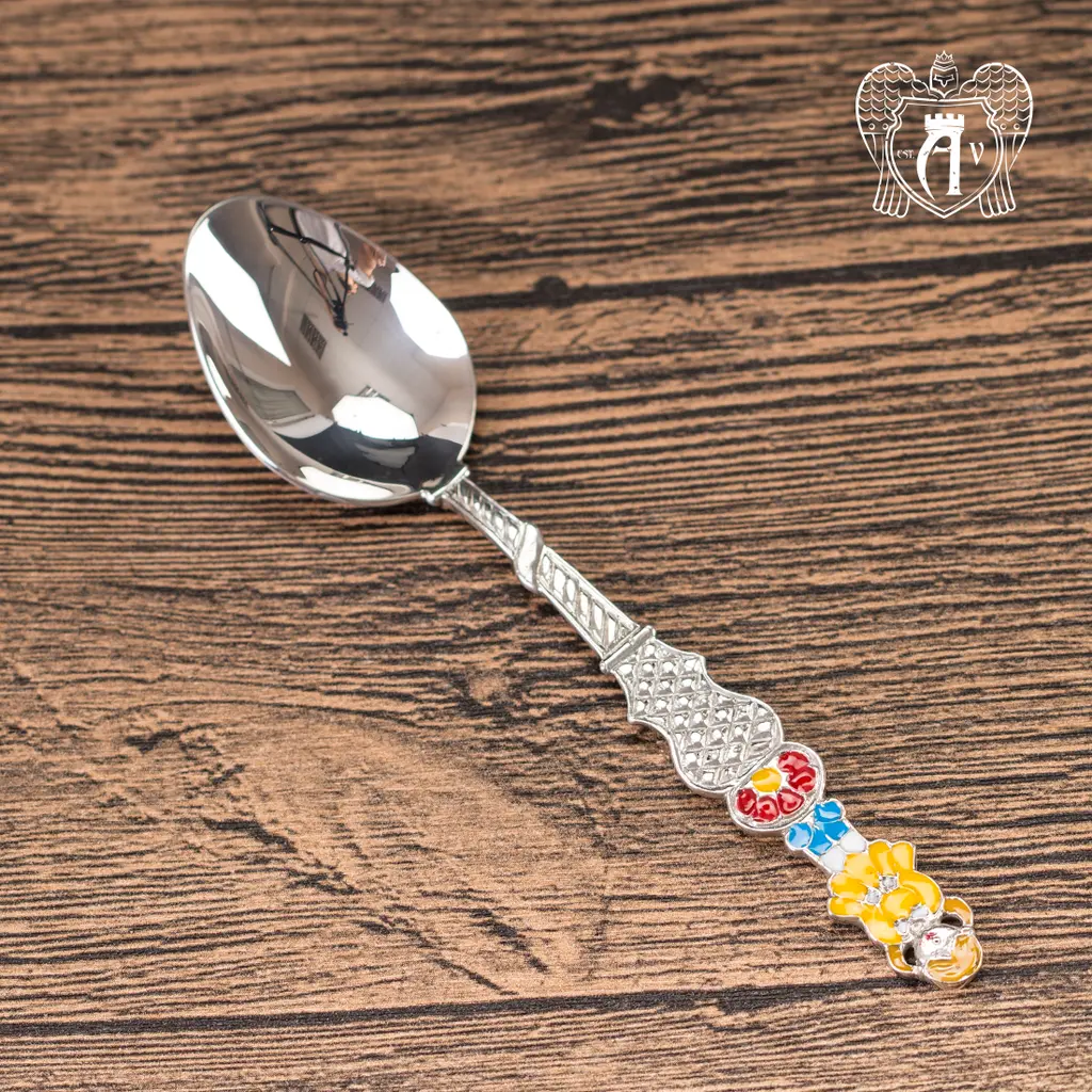 Серебряная чайная ложка с эмалью «Девочка 2» - фото 4
