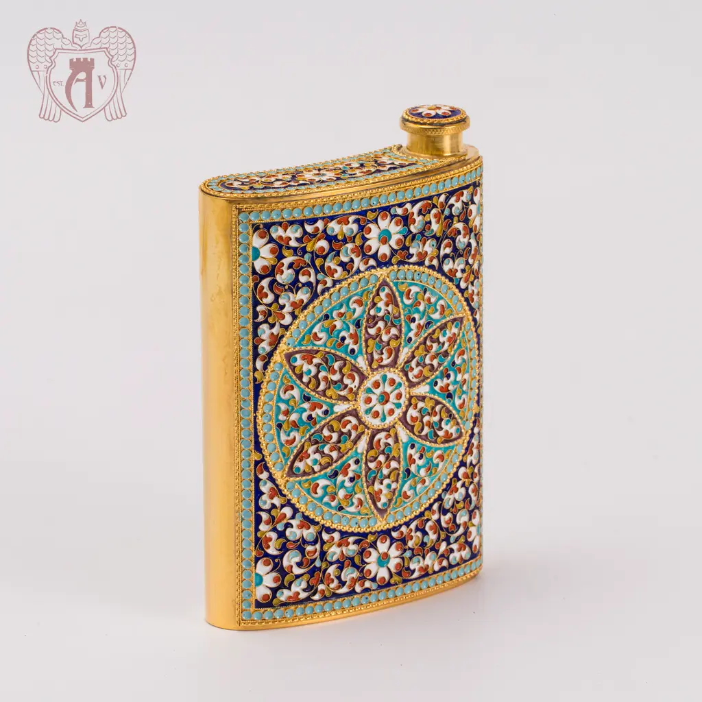 Серебряная фляжка  «Гелиос» с позолотой и эмалью - фото 4