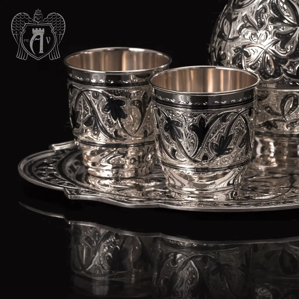 Кувшин и два стакана на подносе из серебра  925 пробы «Хрустальный ручей» - фото 4