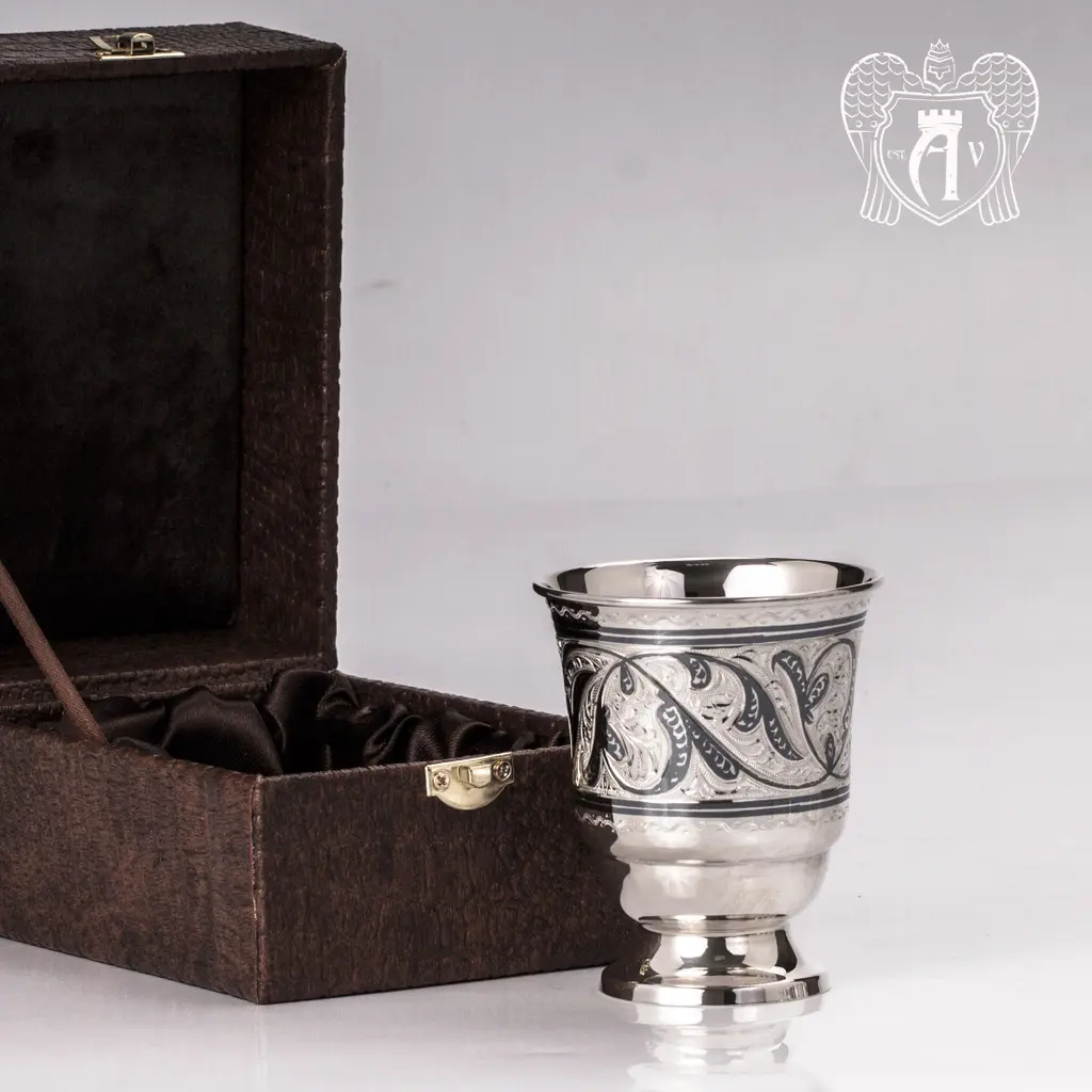 Серебряный стакан «Виноградная лоза» - фото 3