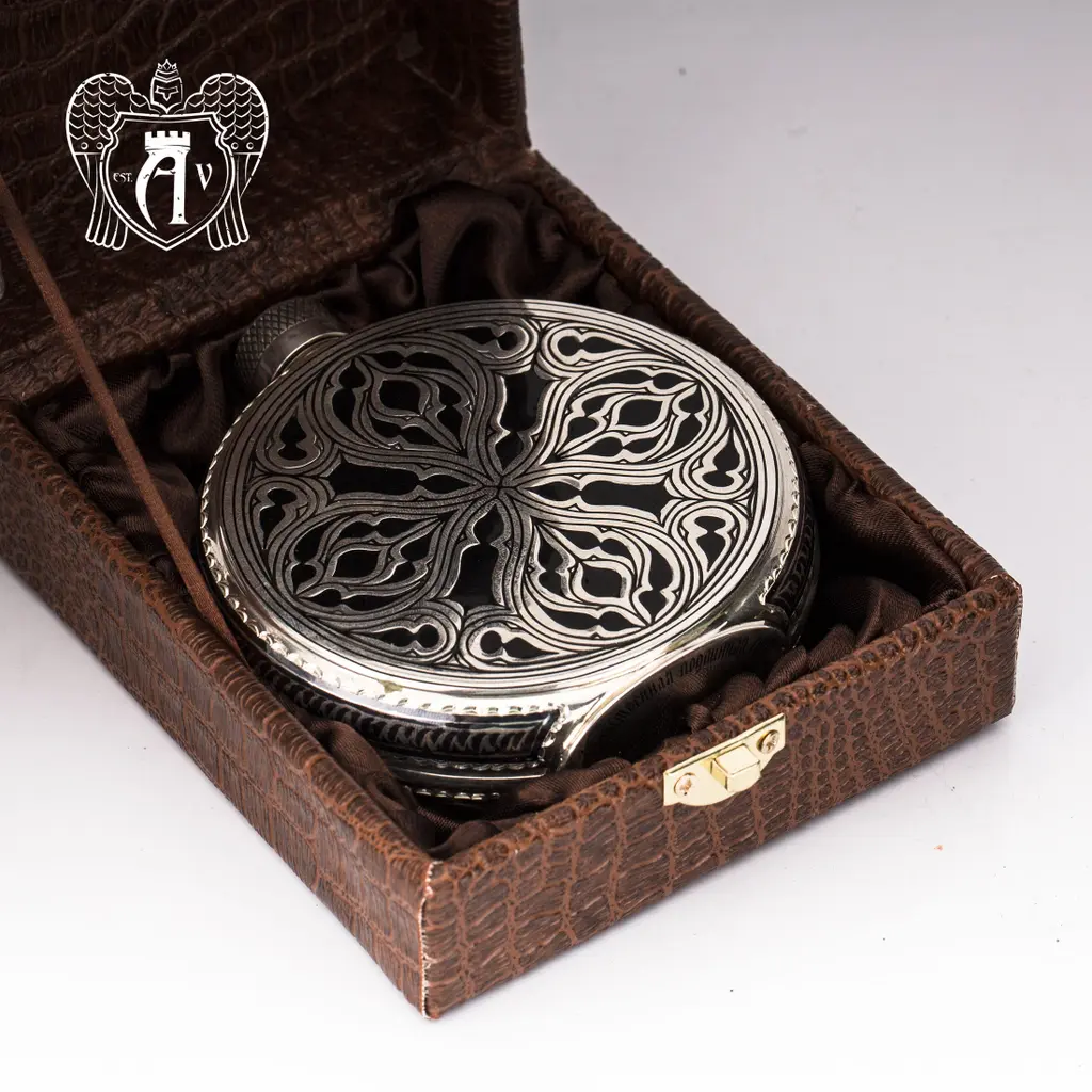 Серебряная фляжка круглая  «Велес» с холодной эмалью - фото 4