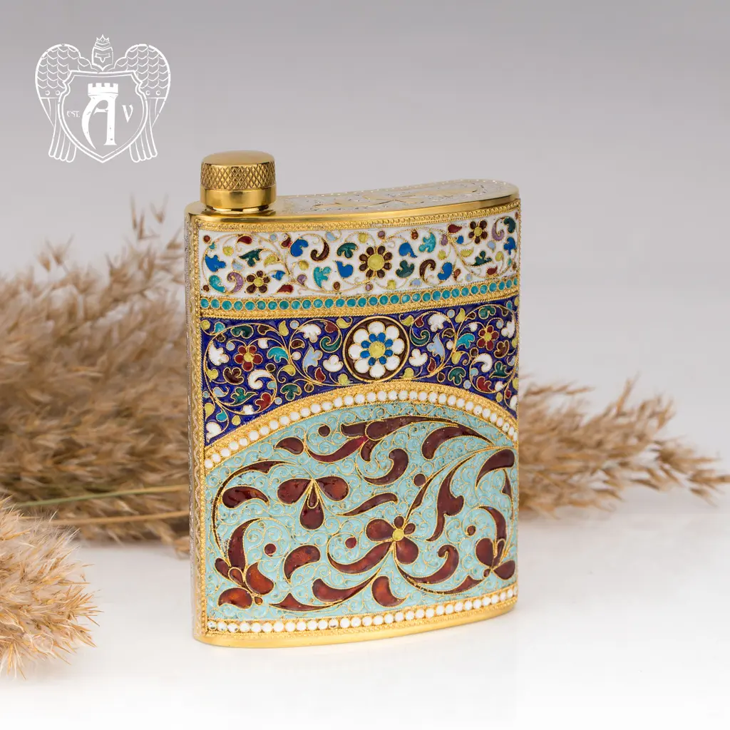 Серебряная фляжка  «Тор» с позолотой и эмалью - фото 3