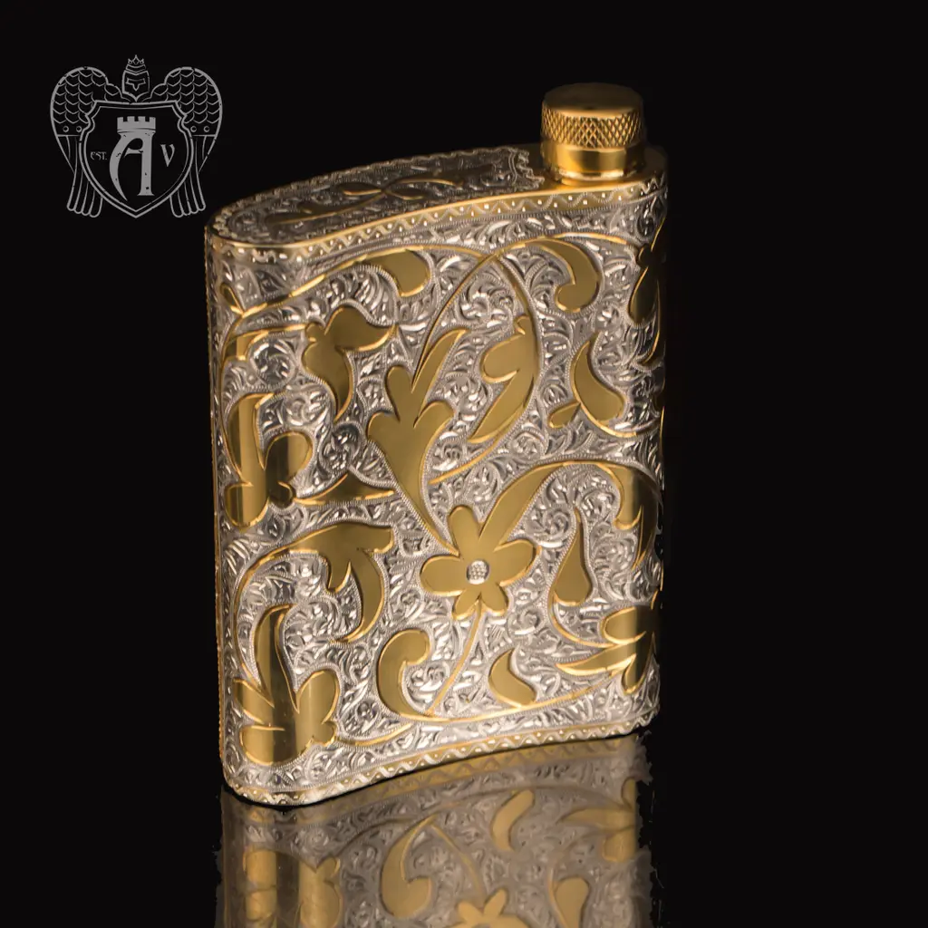 Серебряная фляжка  «Тор» с позолотой и эмалью - фото 6