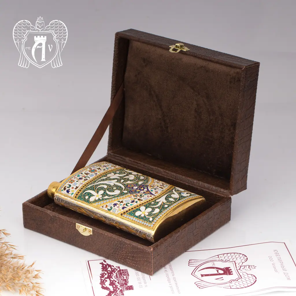 Серебряная фляжка  «Балин» с позолотой и эмалью - фото 4