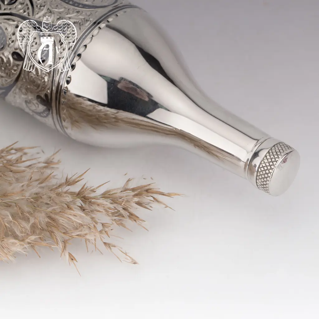 Серебряная бутылка «Освальд» - фото 3