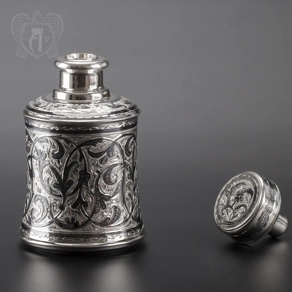 Штоф (графин) из серебра для виски «Изабелла» - фото 5