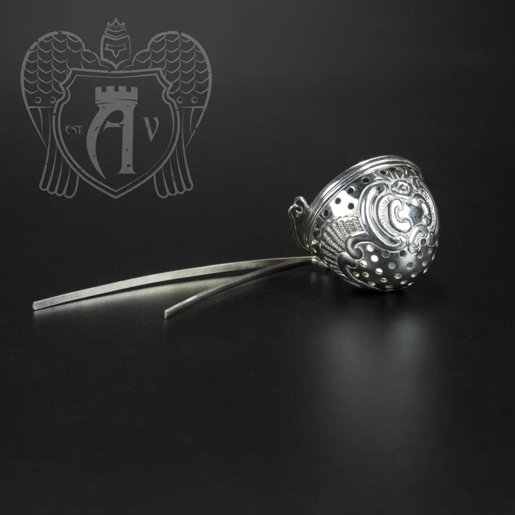 Серебряное ситечко чайное 19679 с изысканным художественным узором - фото 2