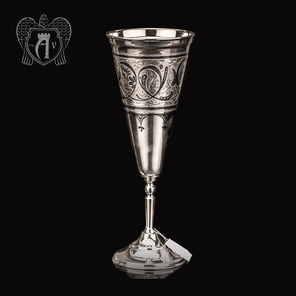 Большой бокал из серебра «Колосс»
