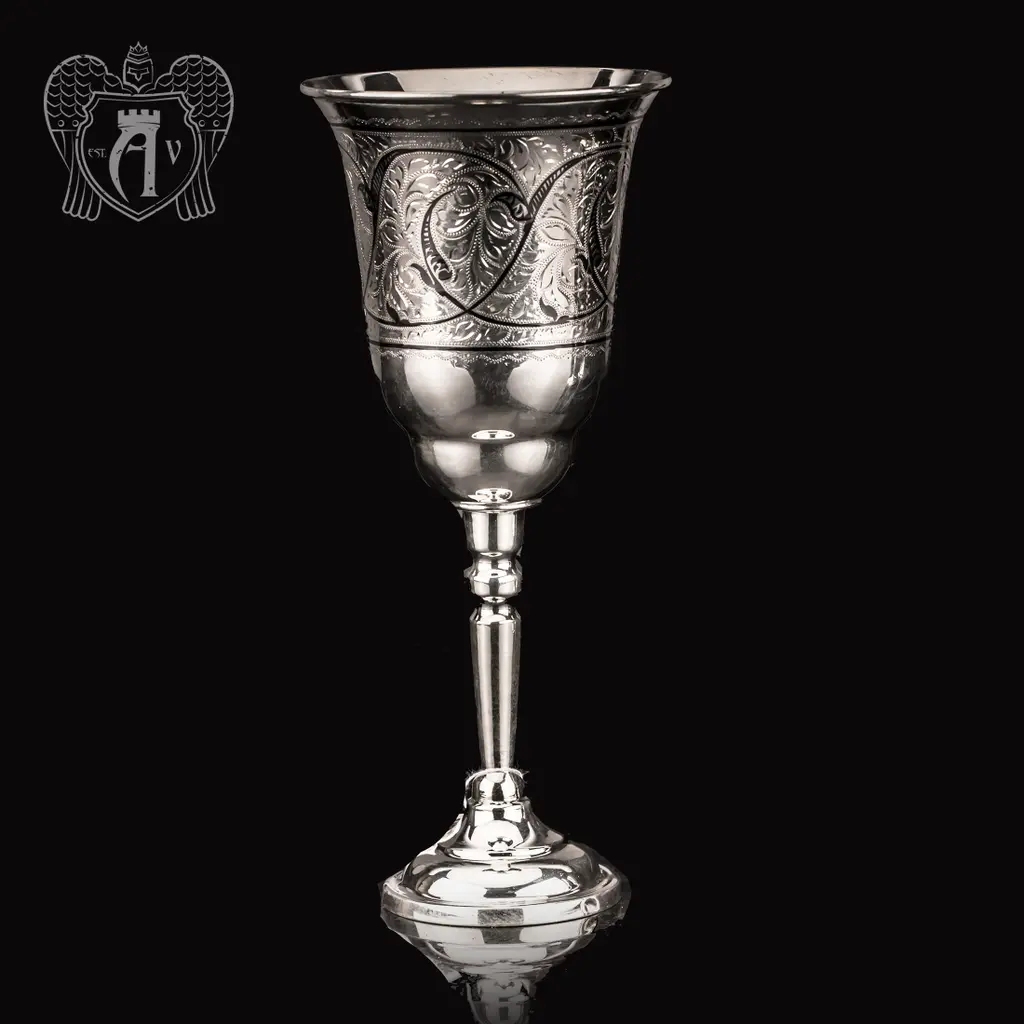 Большой бокал из серебра «Лоза»