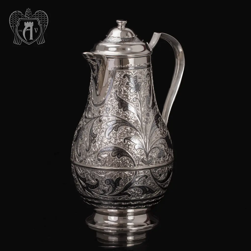 Большой кувшин для напитков из серебра «Колосс»
